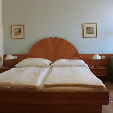 Hôtel Gasthof Weinzettl à Apetlon Extérieur photo